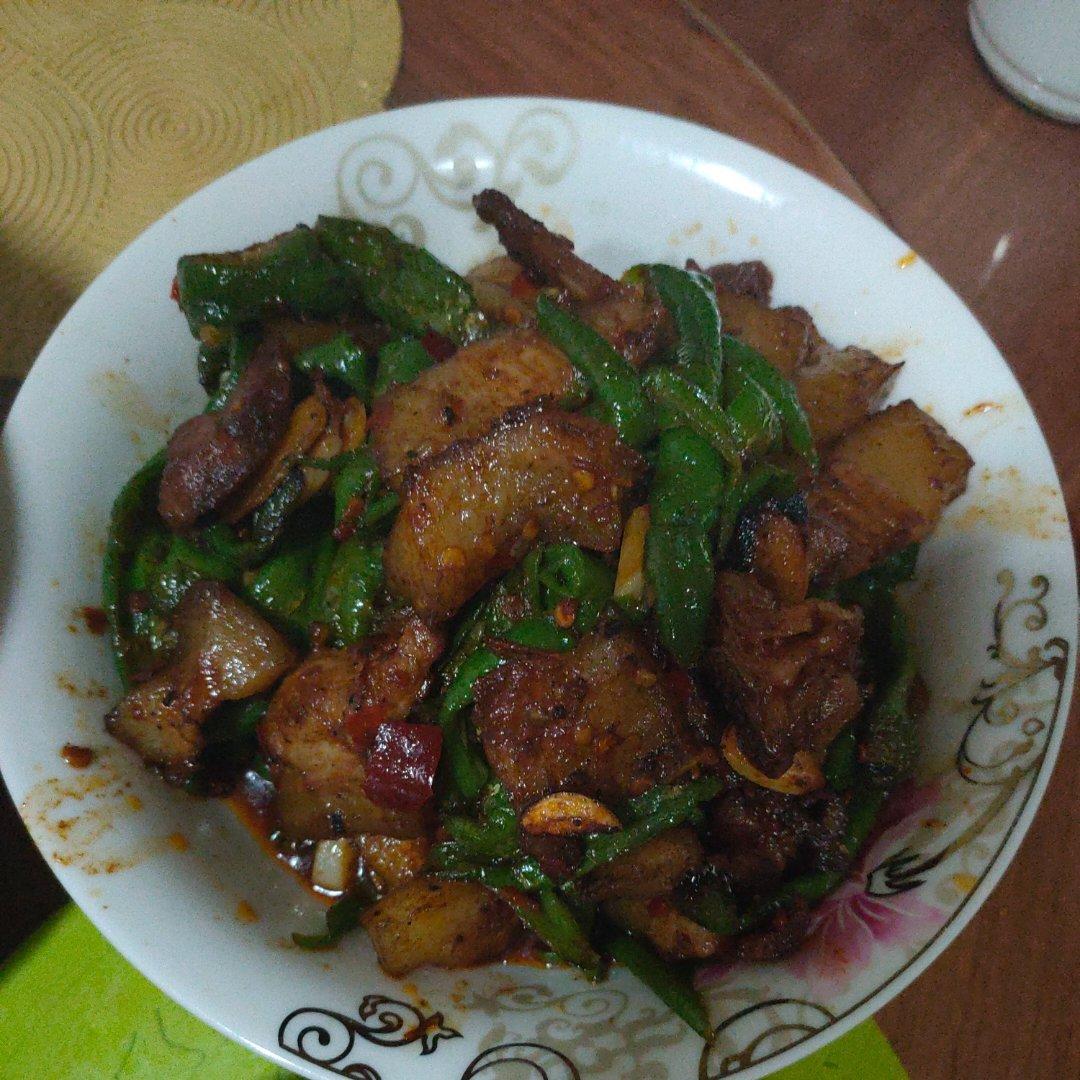 成都人家里的青椒回锅肉