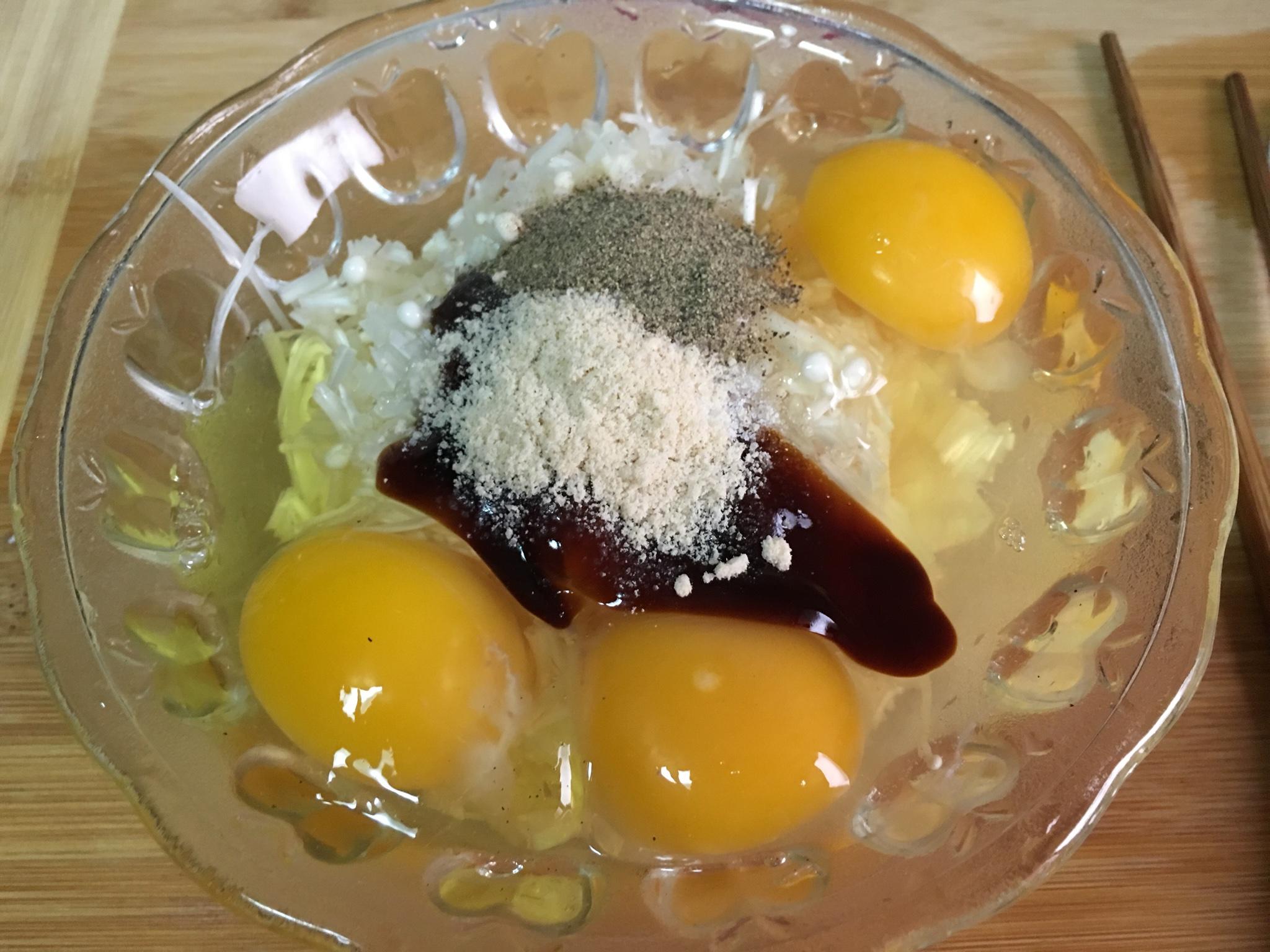 简单快手的金针菇炒鸡蛋的做法 步骤3