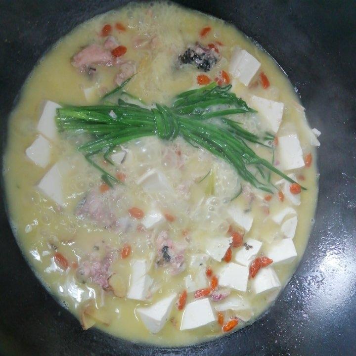 鱼头豆腐汤