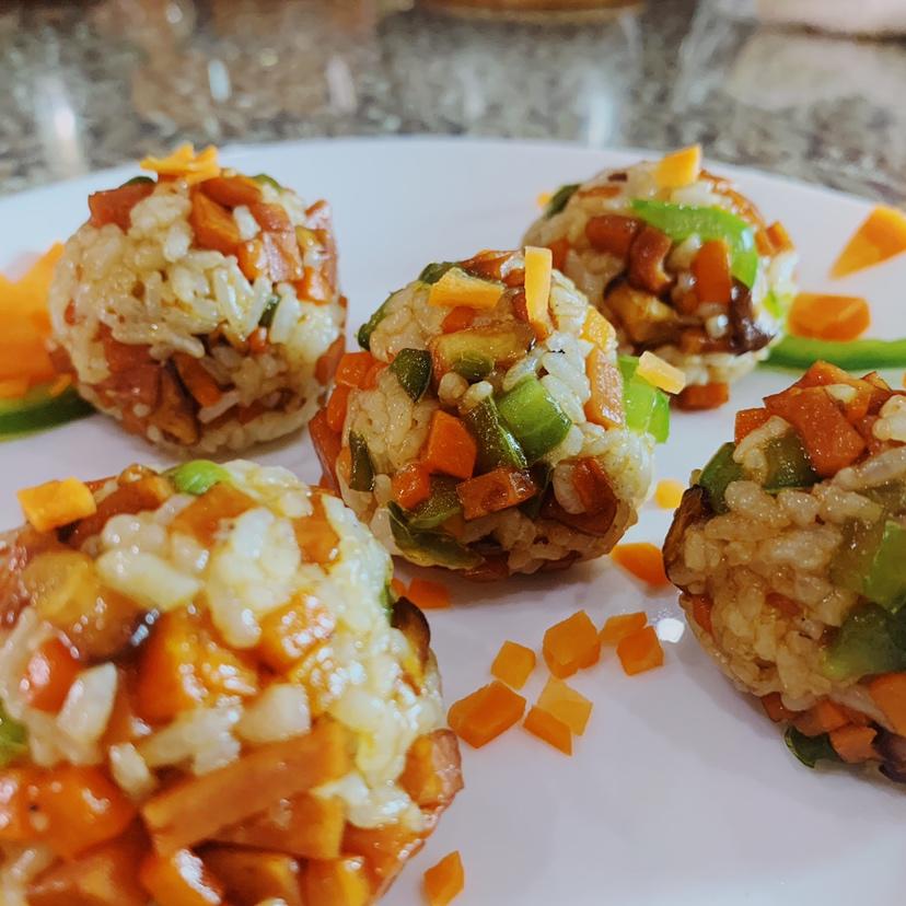 小盆友超爱的肉松饭团子