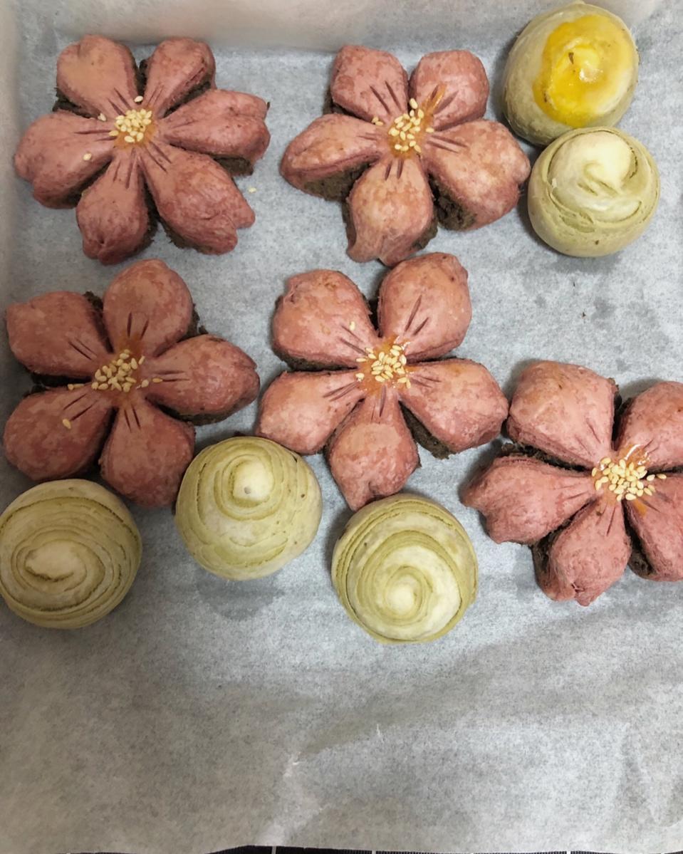 绿豆沙馅桃花酥