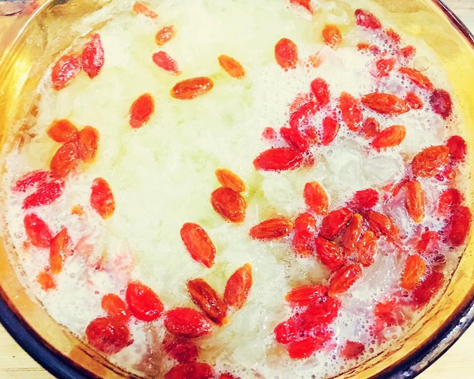 清炖银耳汤的做法