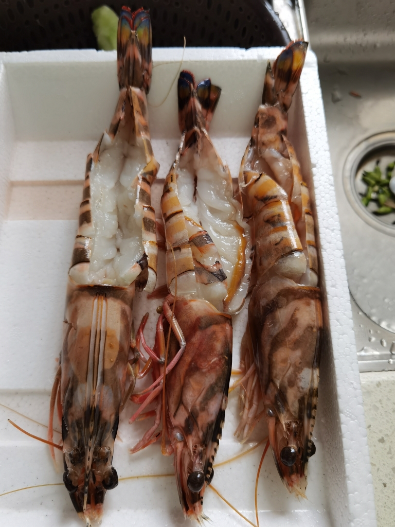 铁锅锁鲜半焗超大斑节虾的做法 步骤5