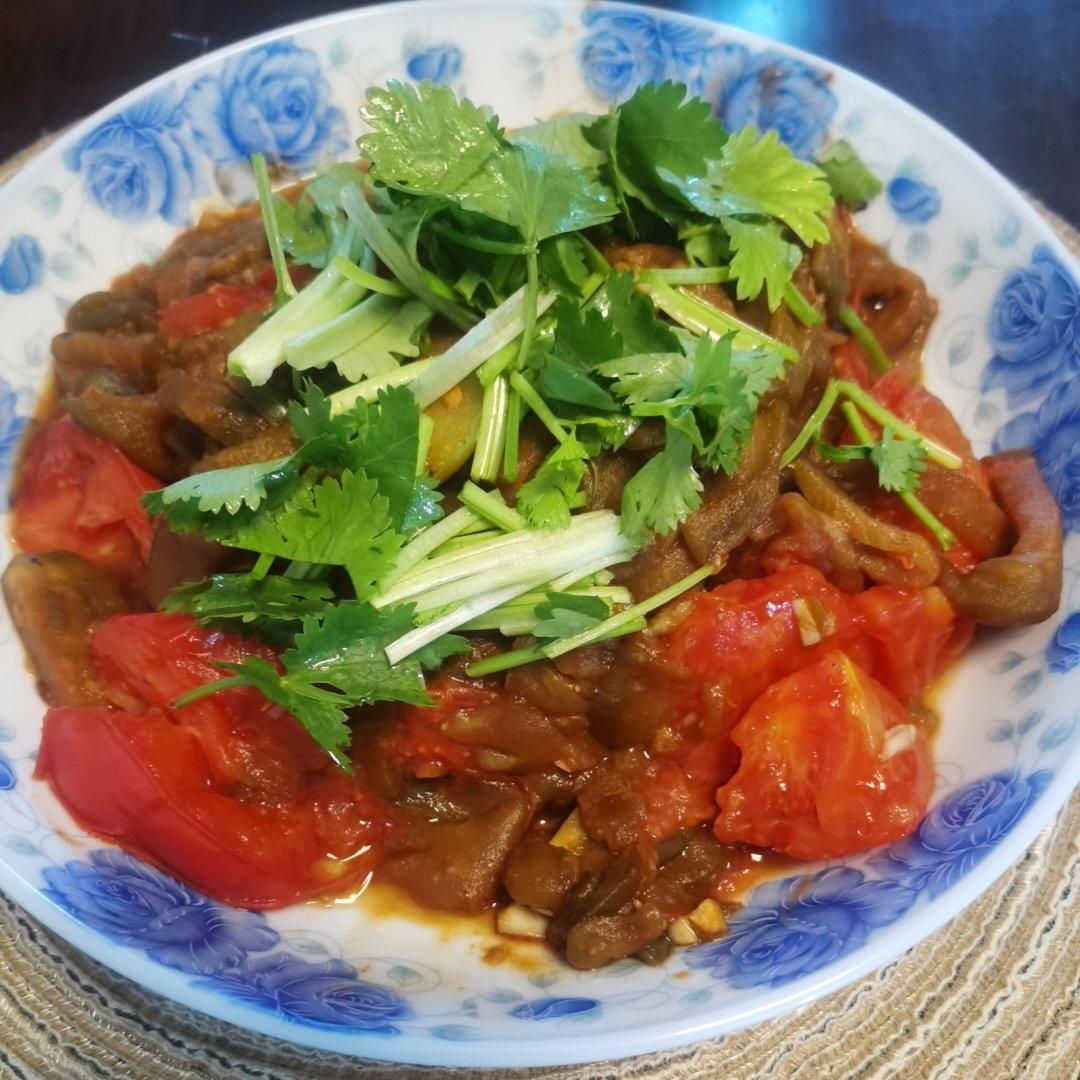 红烧茄子（佐西红柿尖椒）