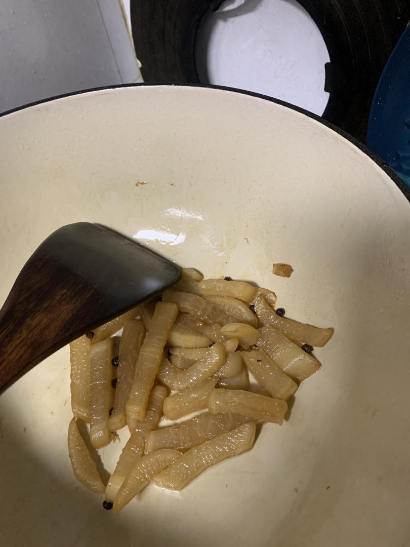 素焖白萝卜条