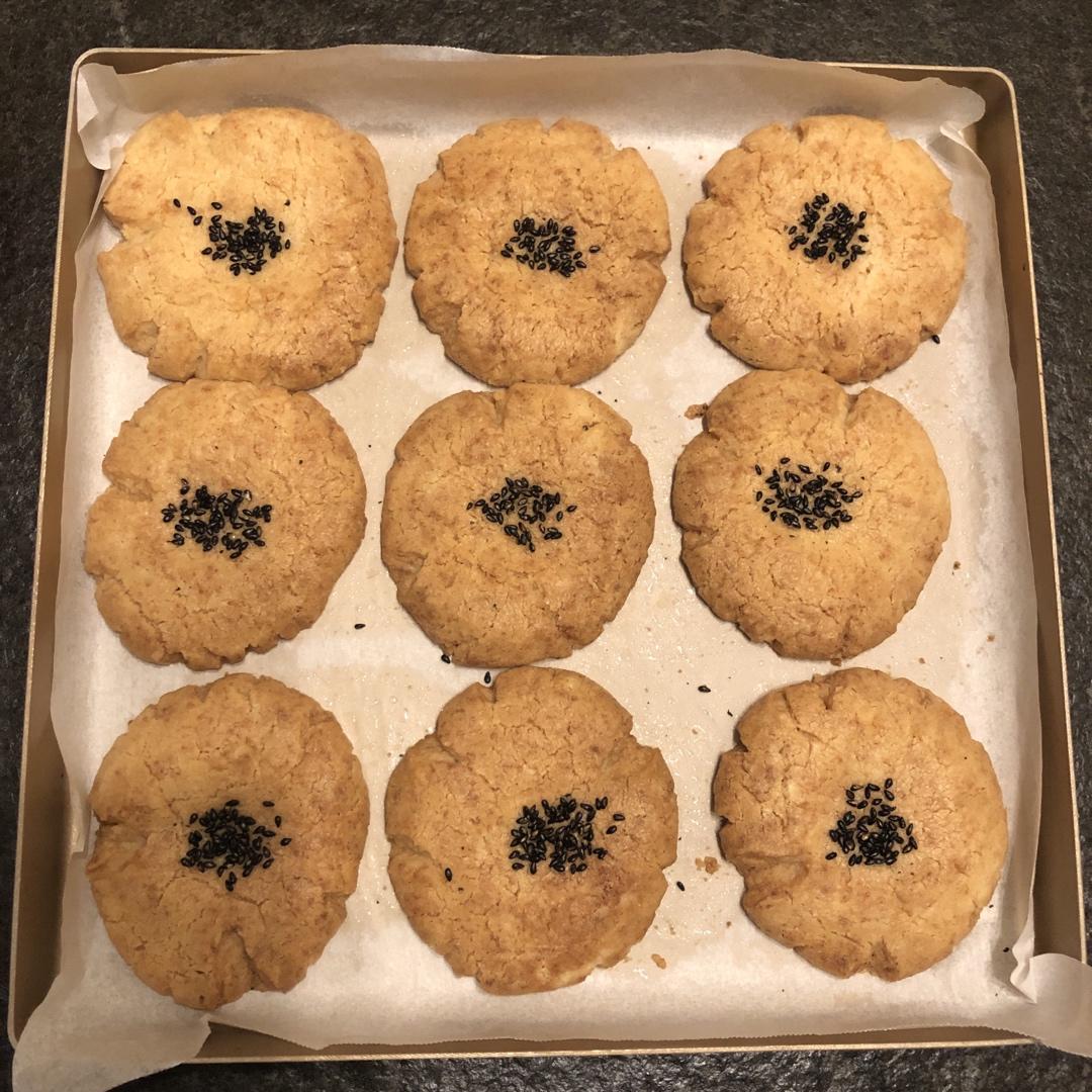 轻轻一按就碎掉的原味桃酥（不输猪油版）