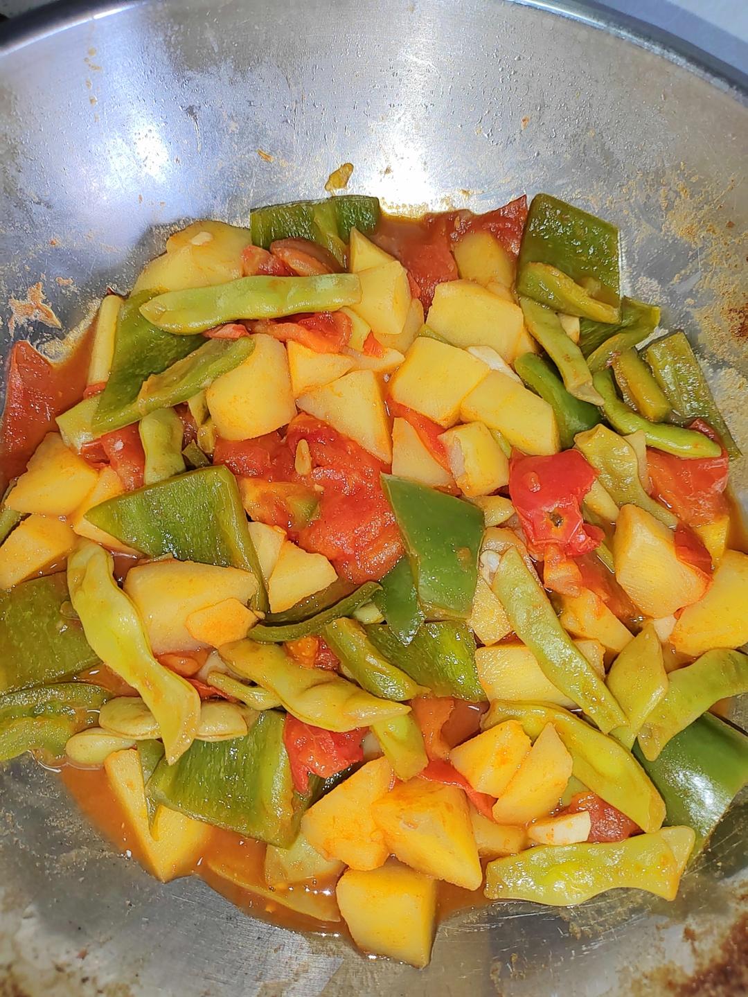 土豆炖豆角西红柿