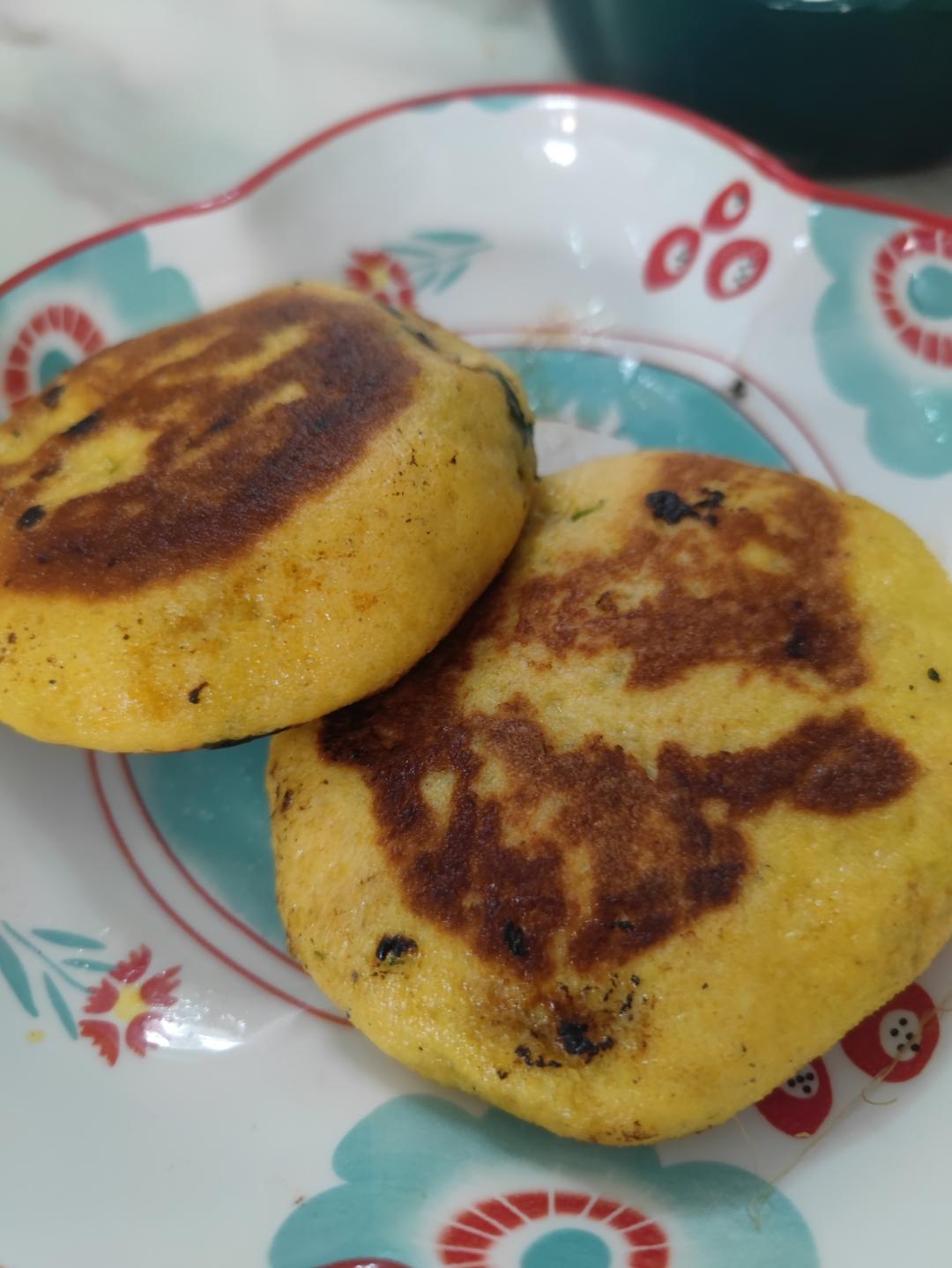 猪肉小白菜馅玉米面饽饽