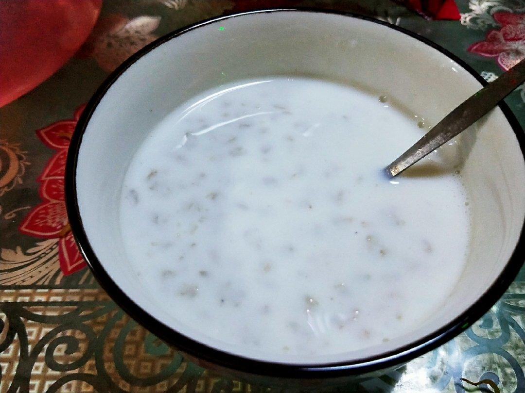 牛奶燕麦粥