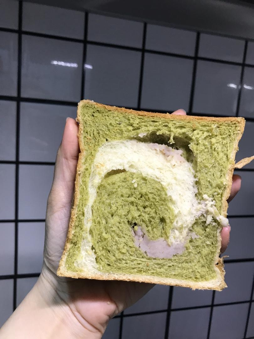 清香柔软的抹茶红豆吐司