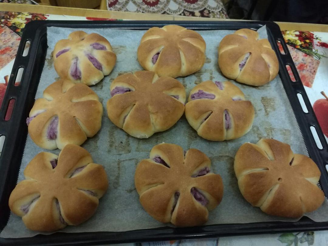 软噗噗的香芋小包