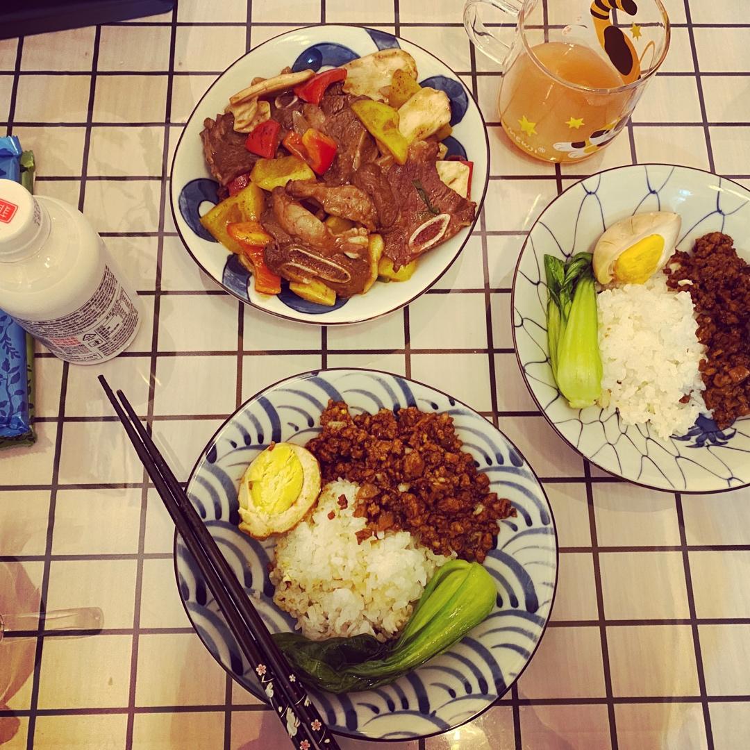 黑椒牛仔骨（附黑椒汁的做法）