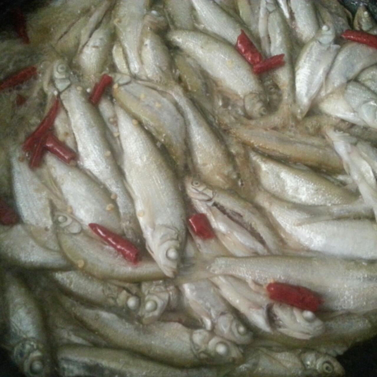 酥炸小白鱼