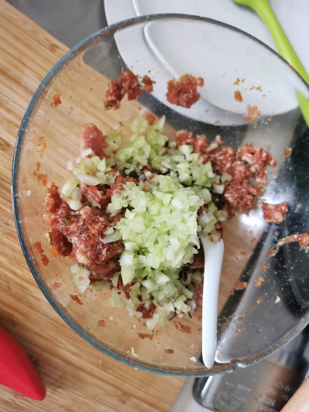 蒸香芹菜肉丸+油泼巴沙鱼【4月北鼎蒸炖锅食谱】