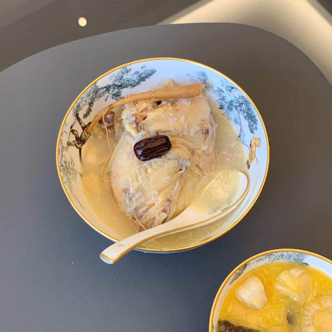 韩式参鸡汤