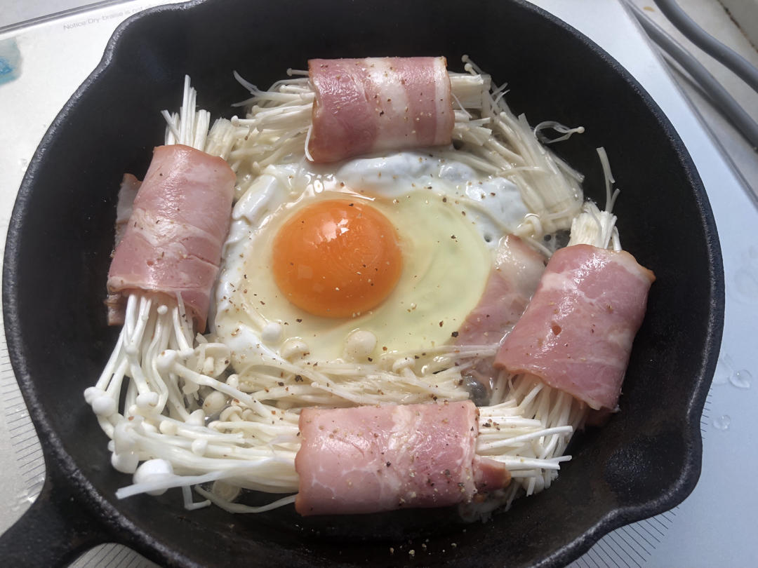 香煎培根金针菇卷