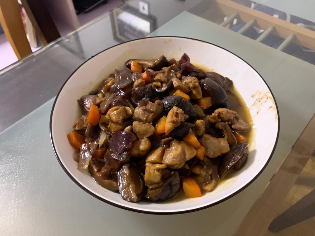 香菇炖鸡腿肉