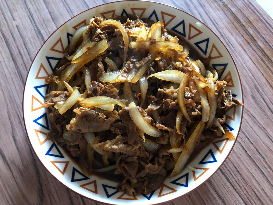 好吃到舔盘的秘制洋葱炒肥牛卷！拌饭巨香