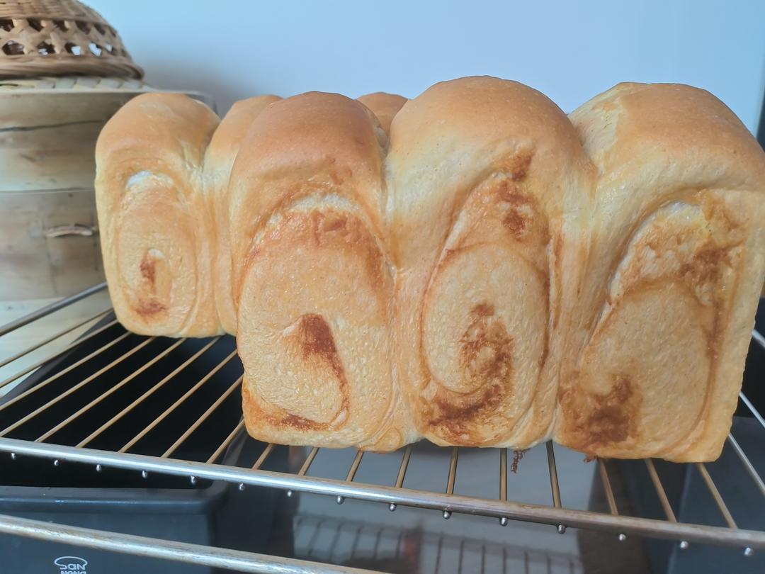 顶级黄金椰蓉吐司