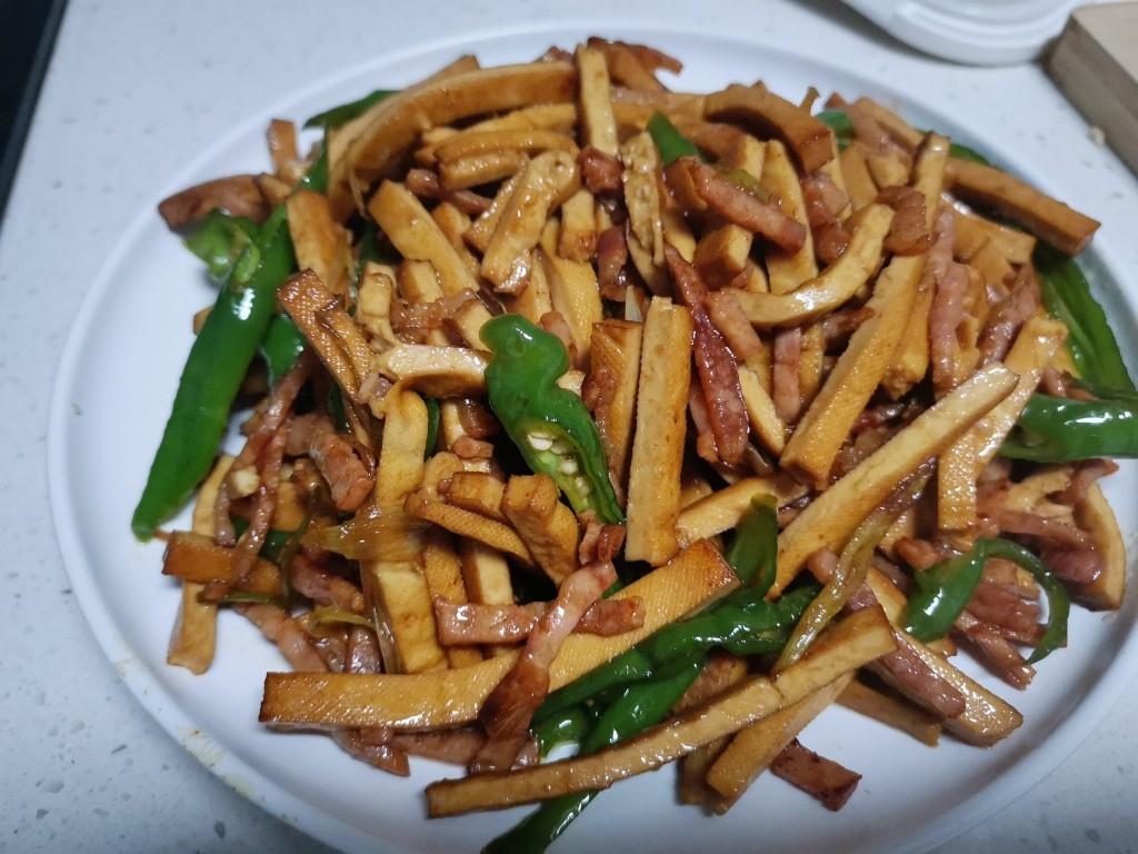 培根炒烟熏香干