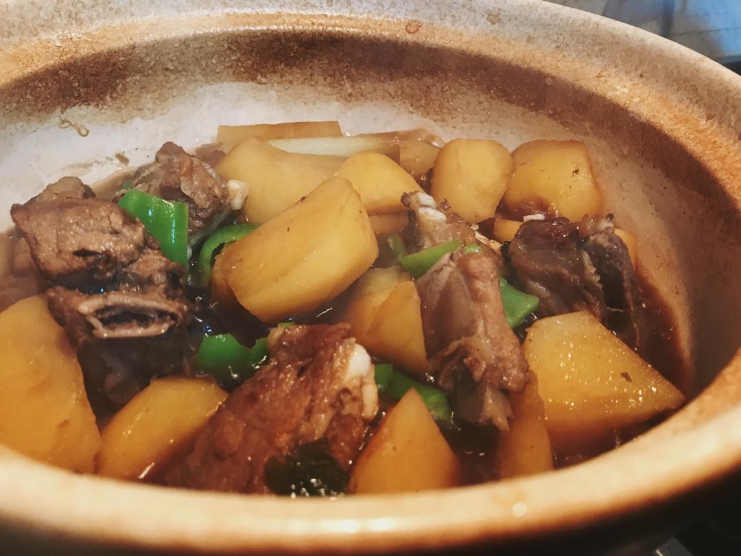 土豆炖排骨