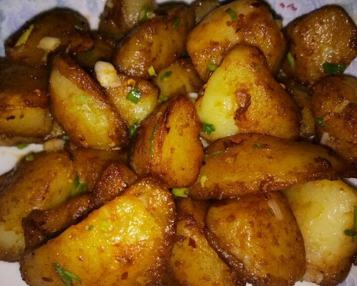 外焦里嫩的锅巴土豆（省油版)的做法