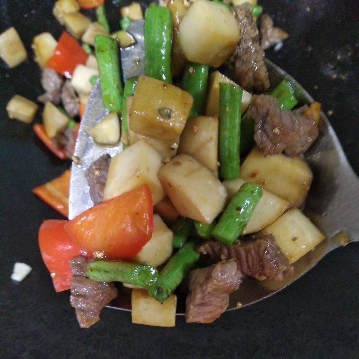 黑椒杏鲍菇牛肉粒