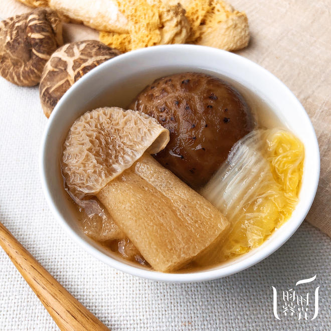 竹荪花菇菜心汤的做法