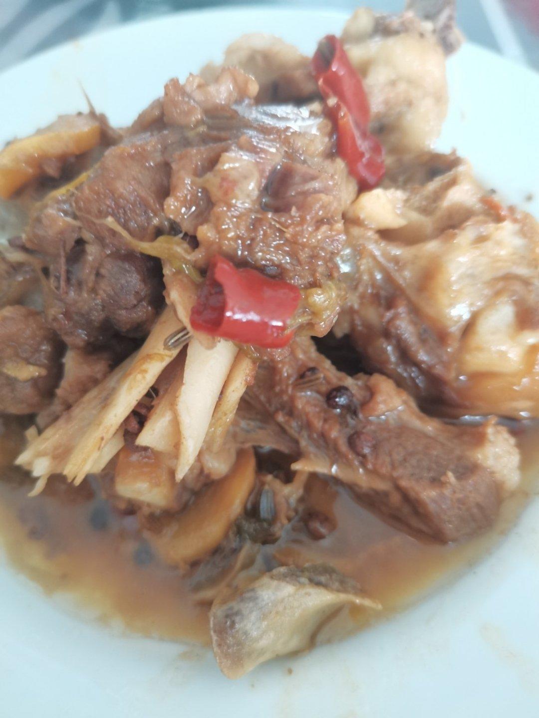 羊肉炖土豆：内蒙古人最拿手！