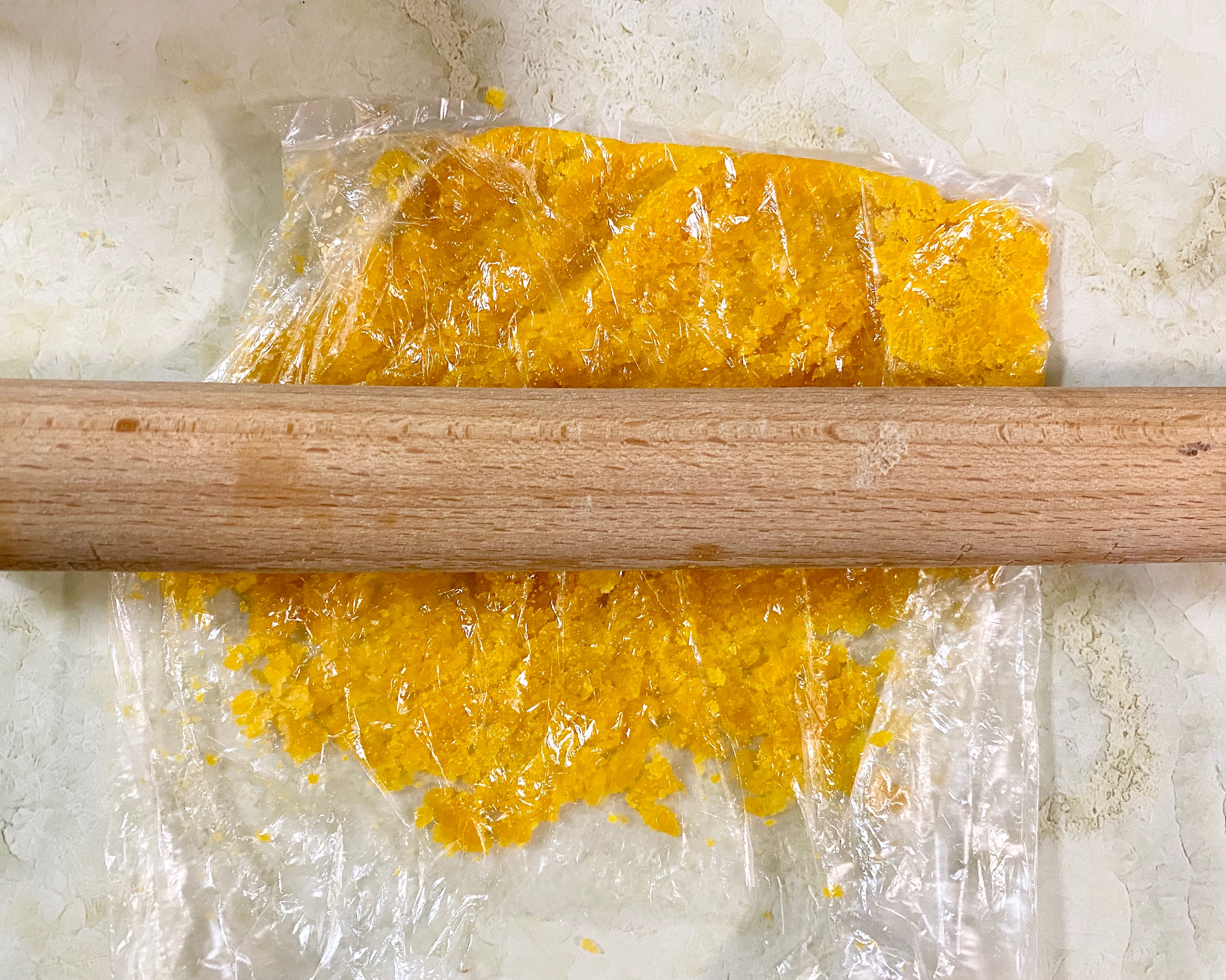 最最简单的做法，最简单的材料-奶黄流心月饼🥮的做法 步骤5