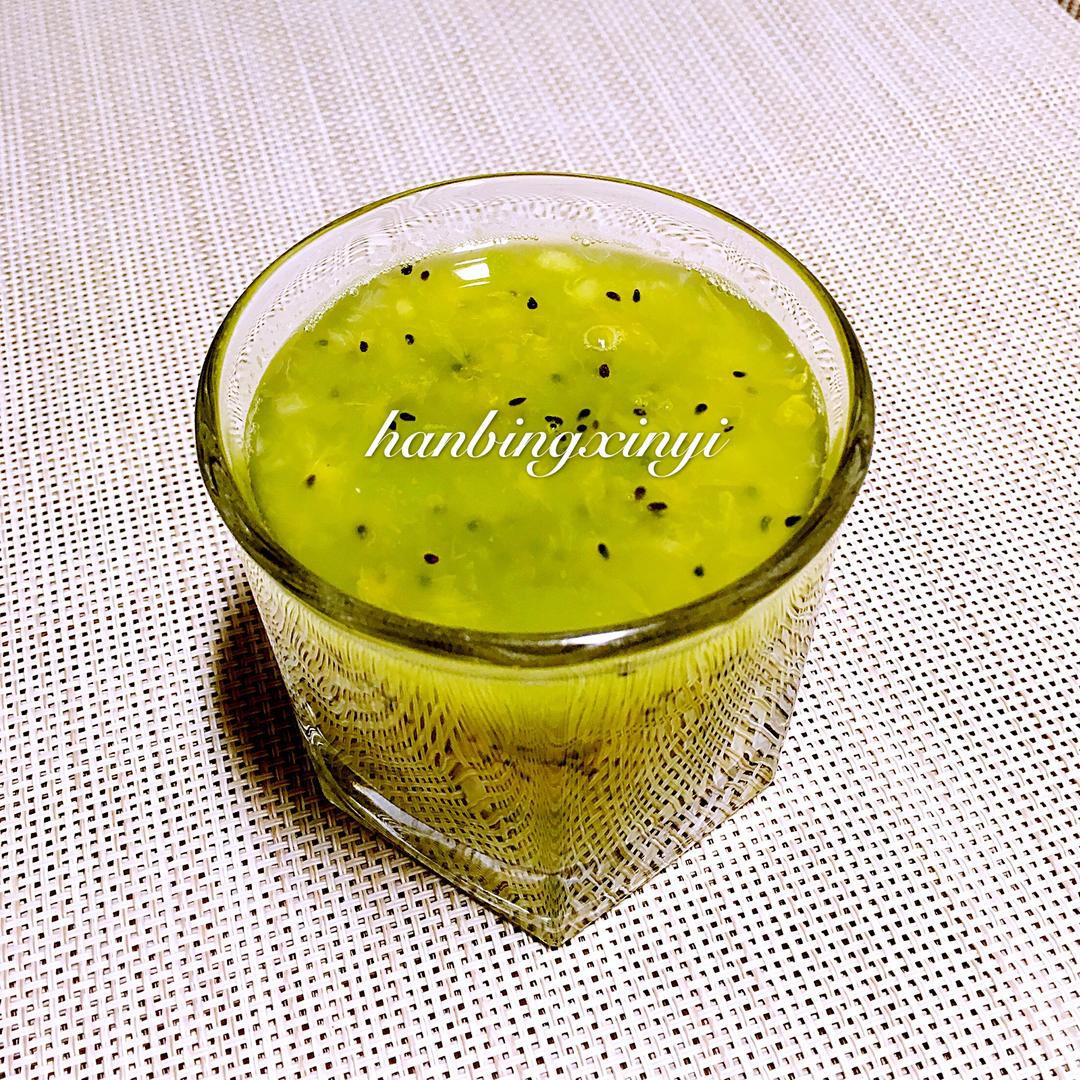 鲜榨纯果（蔬）汁