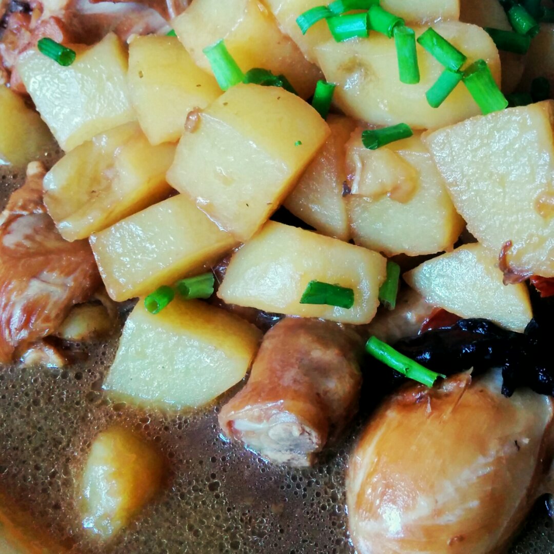 红烧土豆炖鸡腿