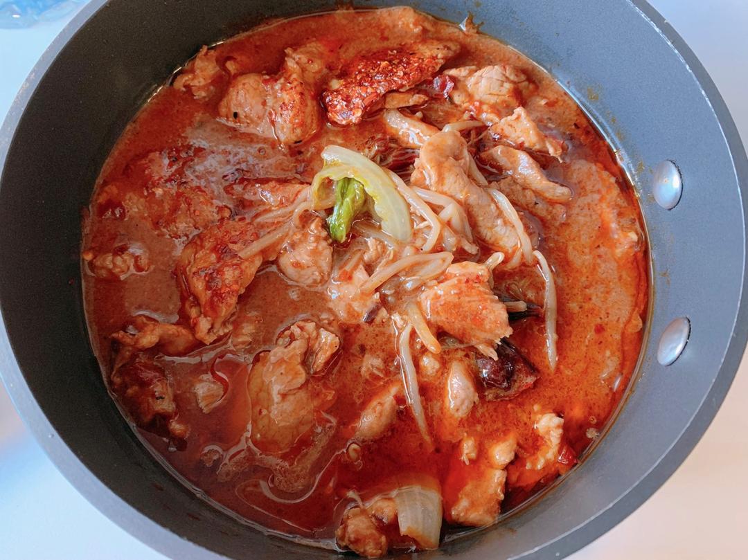 厨师长教你：“水煮肉片”的正宗做法，这味道真的很四川