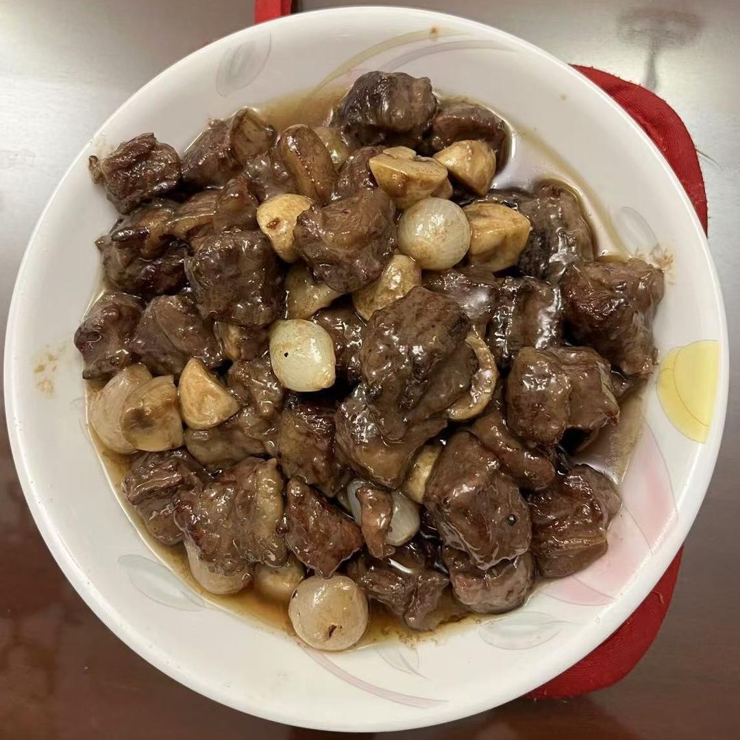 红酒炖牛腩