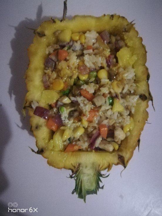 培根凤梨虾仁炒饭