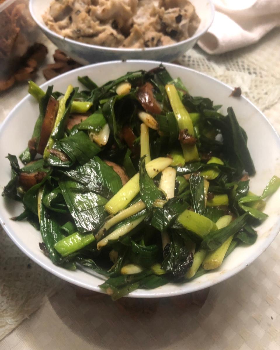 大蒜炒香肠