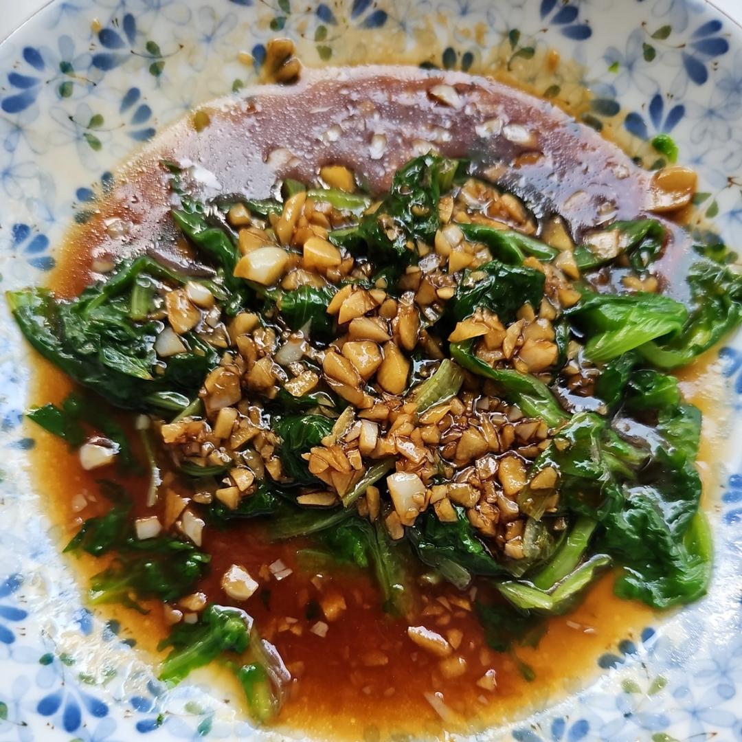 蒜蓉蚝油生菜，清脆爽口，色香味俱全