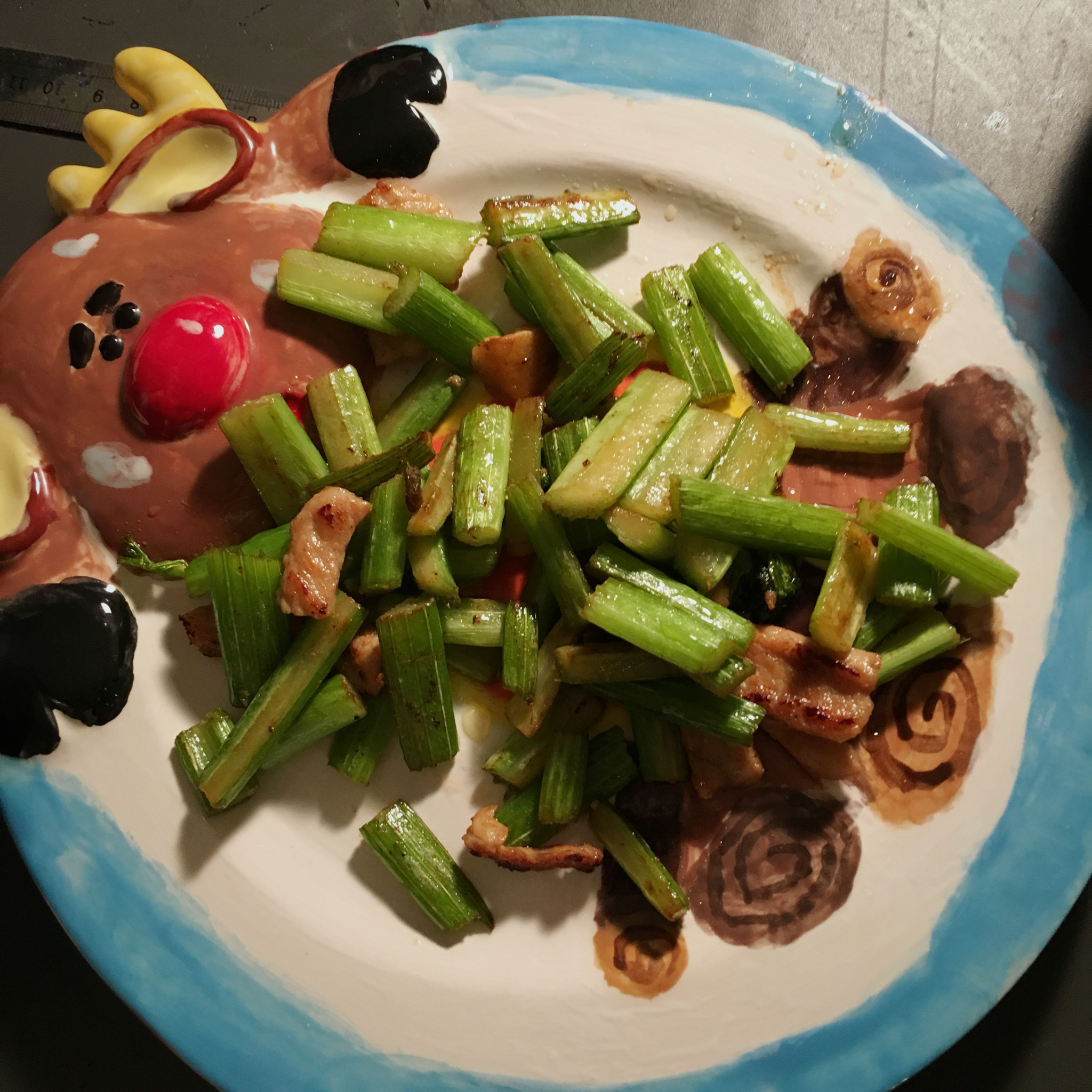 芹菜炒肉