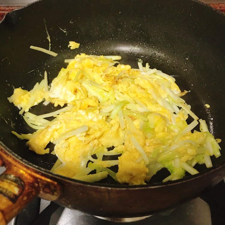 超快手的韭黄炒蛋的做法
