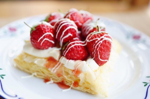 冬日草莓奶酪白巧拿破仑的做法