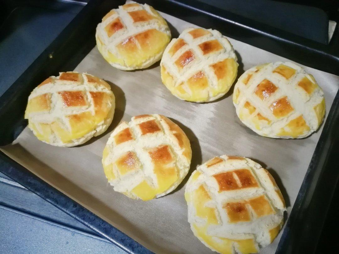 好吃到炸裂的港式菠萝包（附带制作酥皮的小视频）