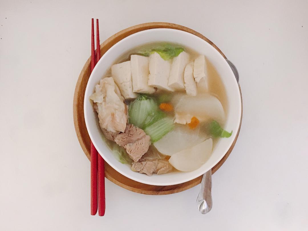 冬季家常菜：白菜炖豆腐