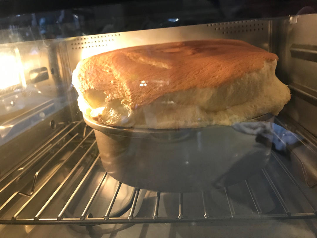 不塌不缩六寸戚风蛋糕