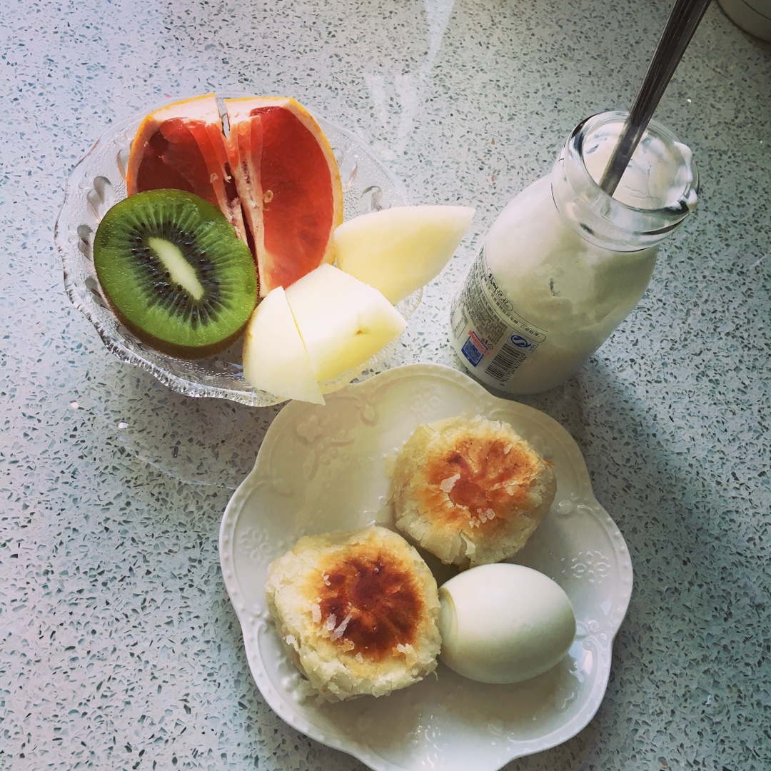 不急不躁吃早餐