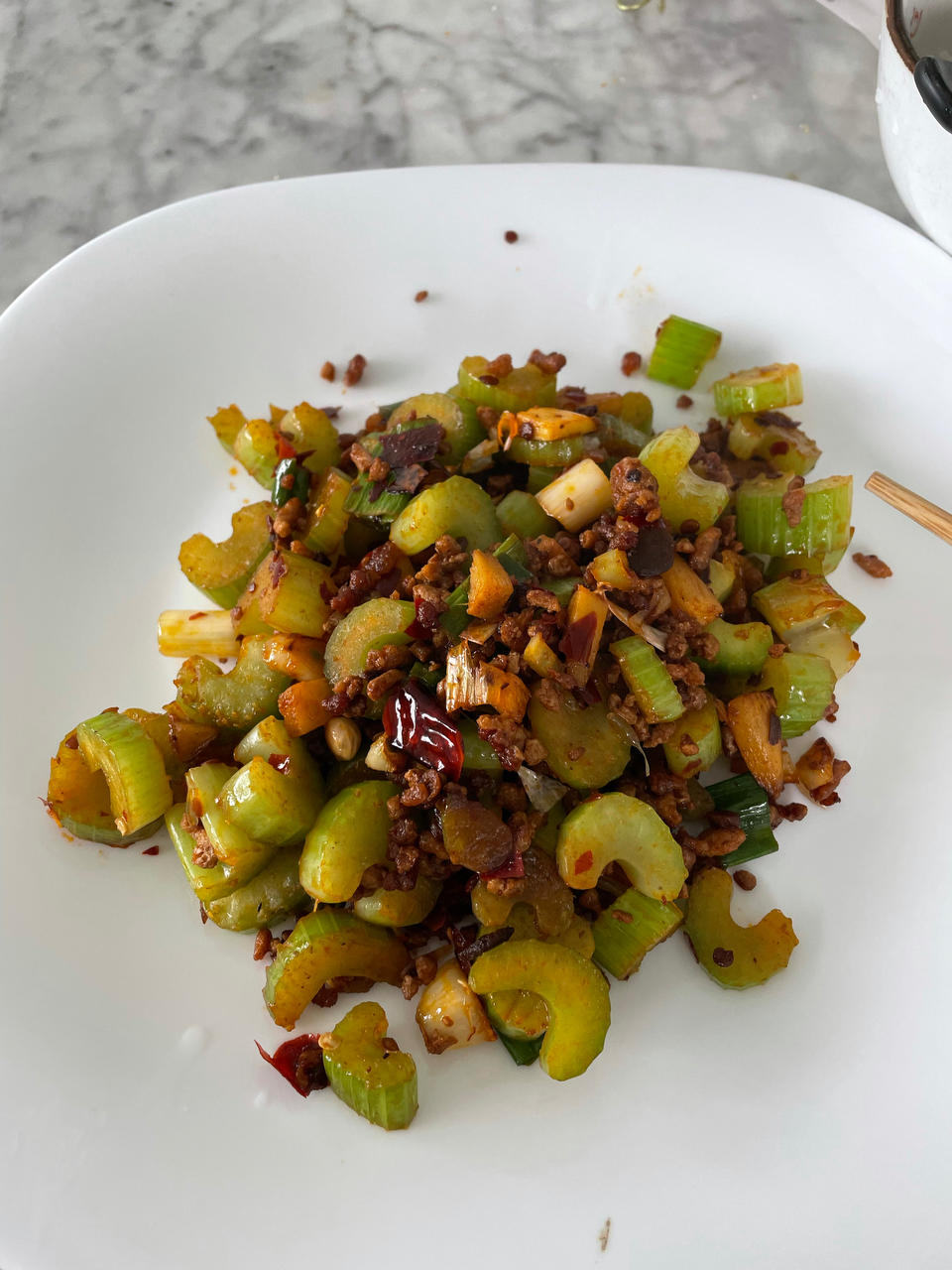芹菜牛肉末「下饭神器」