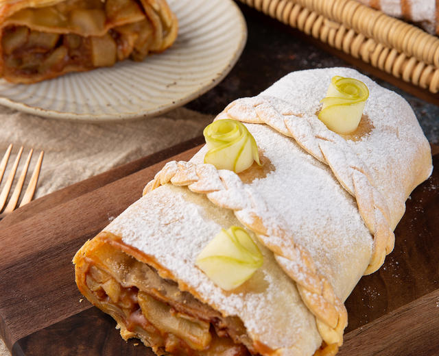 神奇动物在哪里奎妮的最爱——奥地利苹果卷的做法