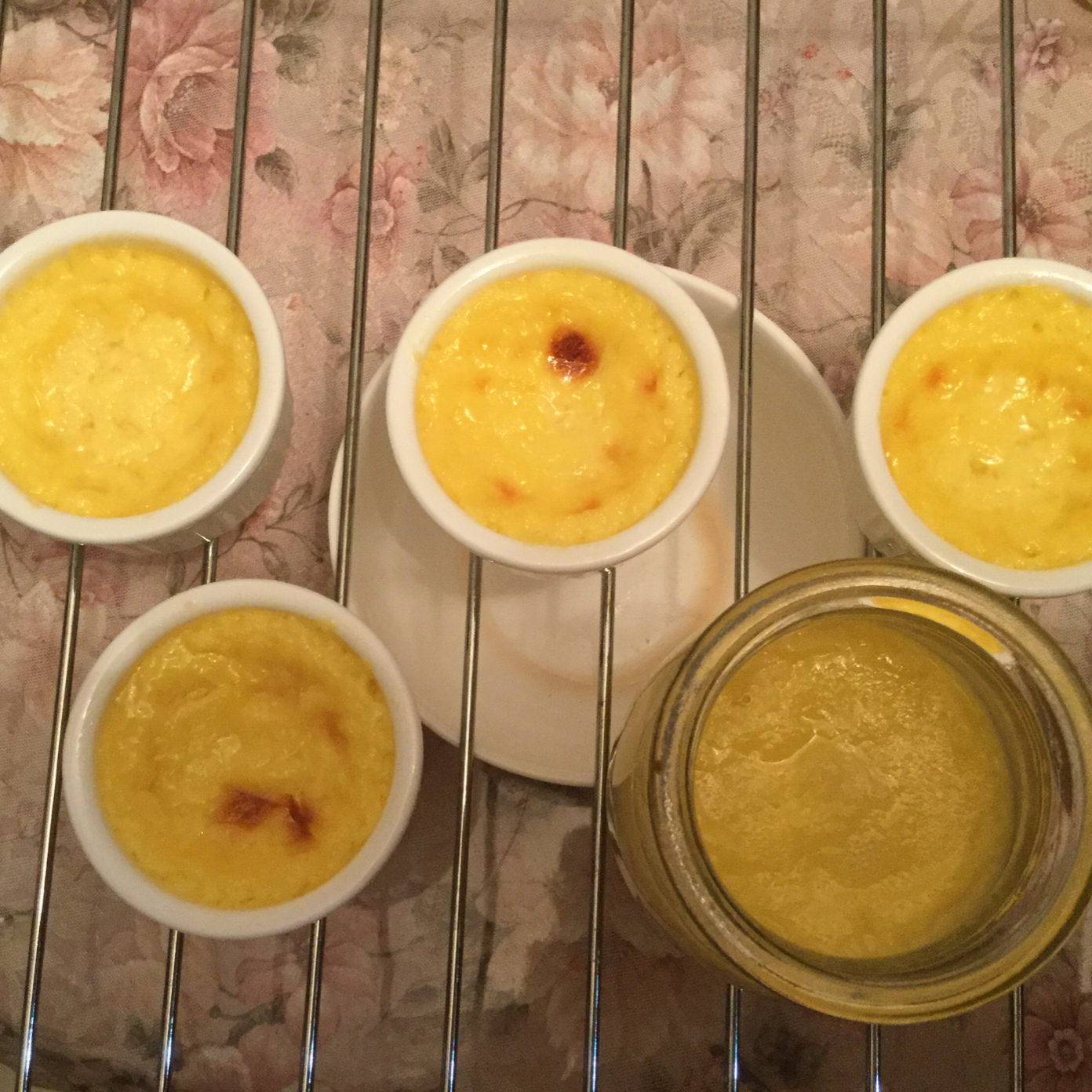 Crèmebrulée。法式烤布雷。焦糖布丁。