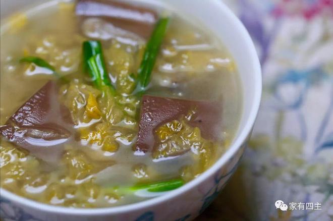 台湾鸭血酸菜汤的做法