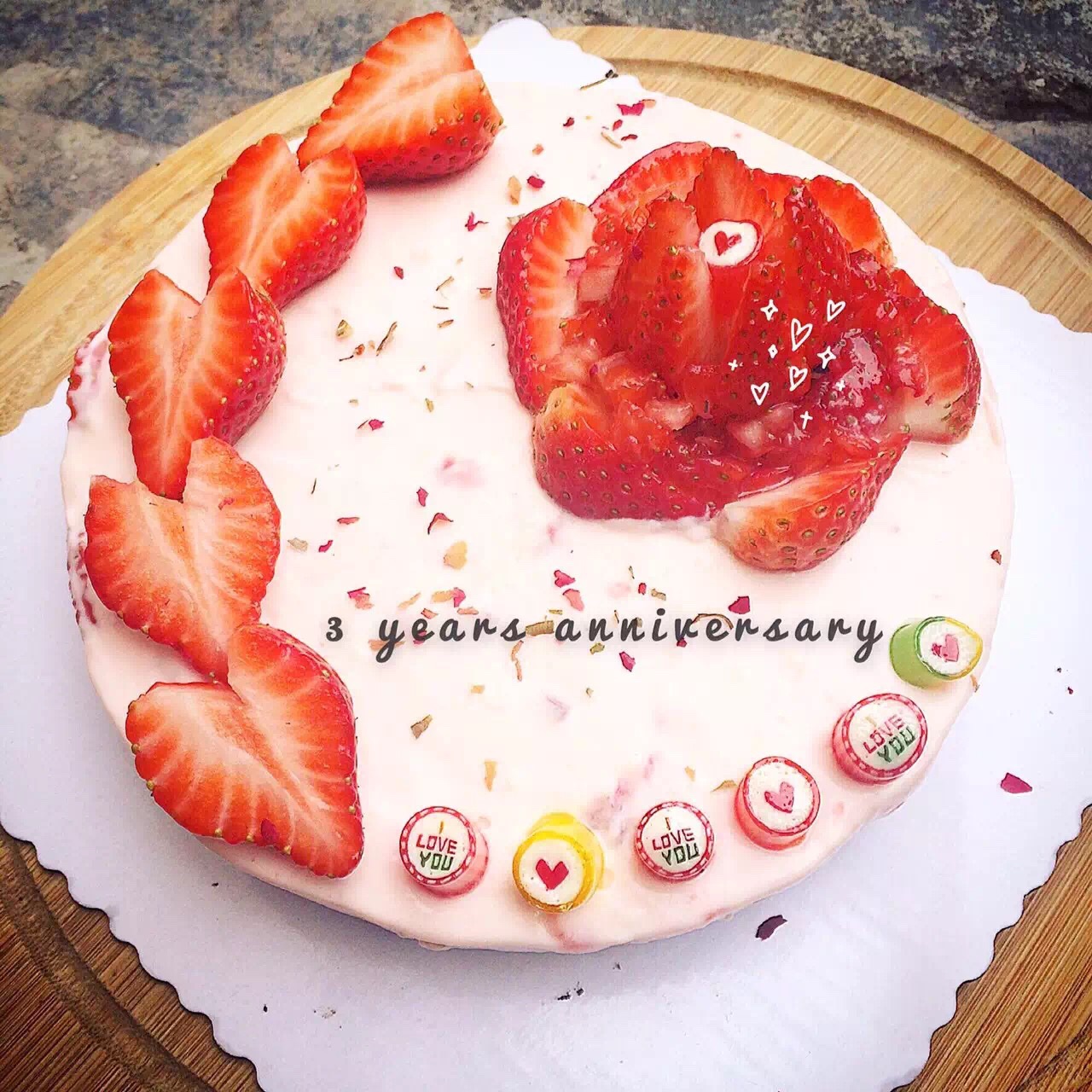 草莓果粒冻芝士蛋糕