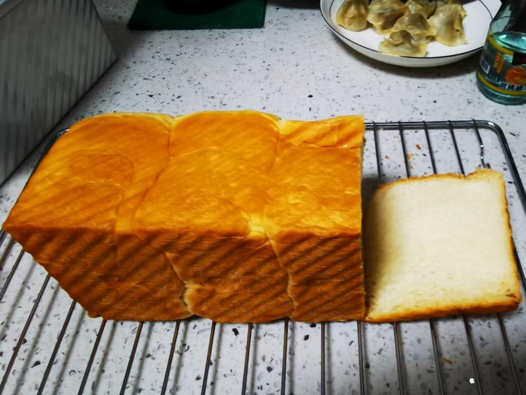软到拿不起来的生吐司